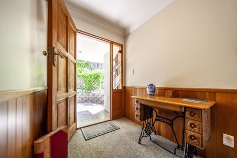 Photo of property in 71 Napier Terrace, Hospital Hill, Napier, 4110