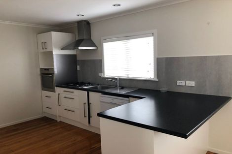 Photo of property in 12 Albert Road, Kelston, Auckland, 0602