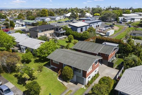 Photo of property in 1/6 Reydon Place, Cockle Bay, Auckland, 2014