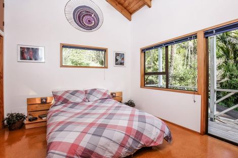 Photo of property in 779a West Coast Road, Oratia, Auckland, 0604