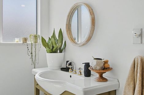 Photo of property in 52 Brougham Street, Westport, 7825