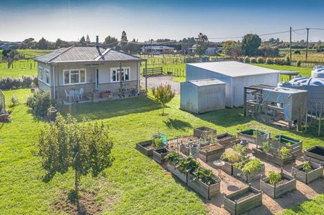 Photo of property in 25 Boulton Road, Levin, 5510