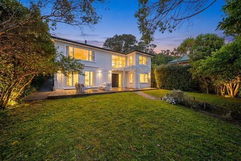 Photo of property in 1 Wakely Road, Newlands, Wellington, 6037