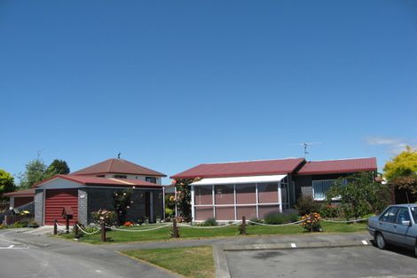 Photo of property in 1/37 Aberfoyle Place, Parklands, Christchurch, 8083
