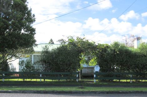 Photo of property in 7 Gloria Avenue, Te Atatu Peninsula, Auckland, 0610