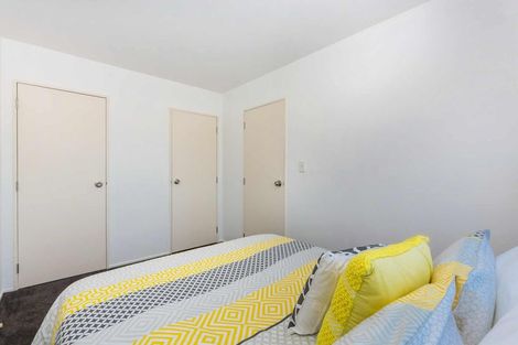 Photo of property in 9/44 Fields Parade, Oteha, Auckland, 0632