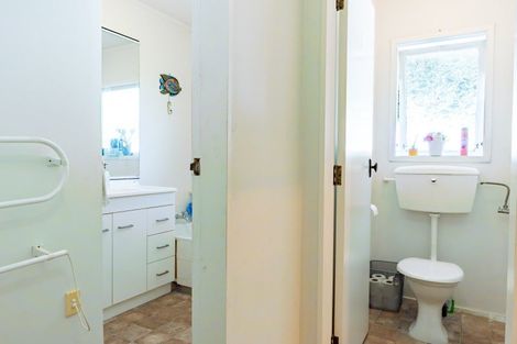 Photo of property in 88 Atkinson Avenue, Otaki Beach, Otaki, 5512