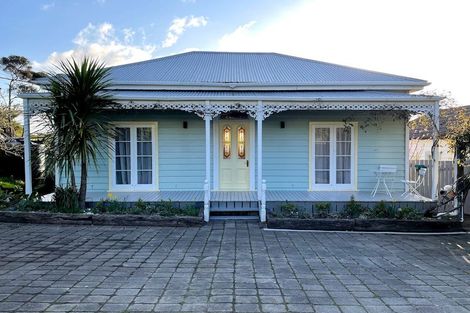 Photo of property in 2 Blacks Road, Greenhithe, Auckland, 0632