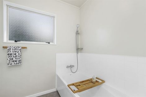 Photo of property in 4 Essendon Court, Glenview, Hamilton, 3206