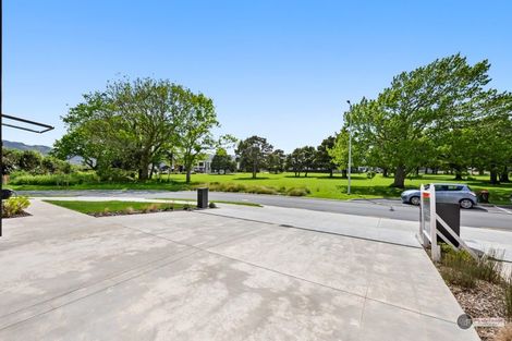 Photo of property in 33 Leo Waikari Crescent, Wallaceville, Upper Hutt, 5018