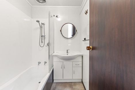 Photo of property in 62 Kinloch Road, Kinloch, Taupo, 3377