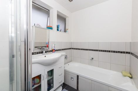 Photo of property in 49 Oakley Crescent, Hornby, Christchurch, 8042