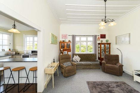 Photo of property in 8 Toia Street, Marton, 4710