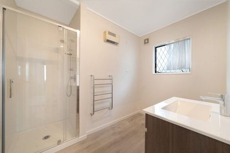Photo of property in 2/18 Gloria Avenue, Te Atatu Peninsula, Auckland, 0610