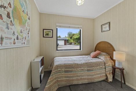 Photo of property in 38 Kakariki Grove, Waikanae, 5036