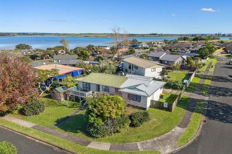 Photo of property in 1 Dalmahoy Place, Wattle Downs, Auckland, 2103