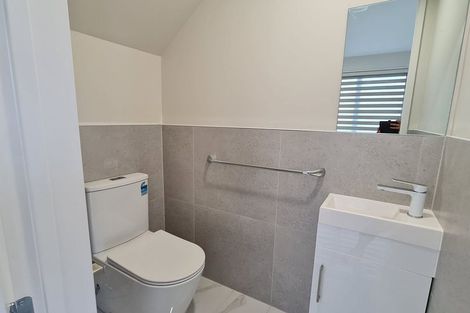 Photo of property in 6/532 Glenfield Road, Glenfield, Auckland, 0629