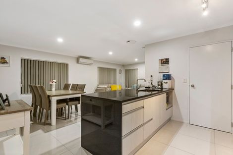 Photo of property in 10 Stellata Court, Randwick Park, Auckland, 2105