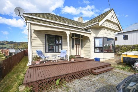 Photo of property in 5 Athol Place, Ravensbourne, Dunedin, 9022