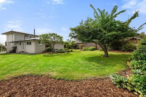 Photo of property in 8 Martbern Crescent, Bishopdale, Christchurch, 8053