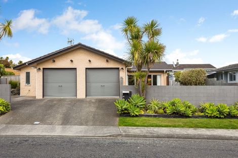 Photo of property in 15 Cassley Crescent, Papakowhai, Porirua, 5024