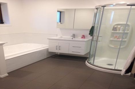 Photo of property in 1/78 Bentley Avenue, Glenfield, Auckland, 0629