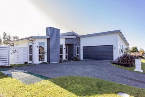 Photo of property in 61 Huntingdon Drive, Rangiora, 7400