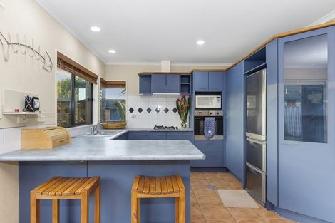 Photo of property in 34 Mcleod Place, Papamoa Beach, Papamoa, 3118