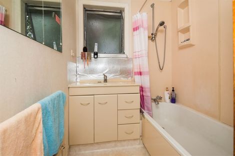 Photo of property in 578 Glenfield Road, Bayview, Auckland, 0629