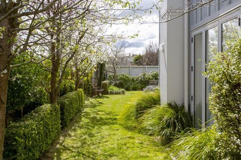 Photo of property in 35 Shepherd Road, Waipahihi, Taupo, 3330