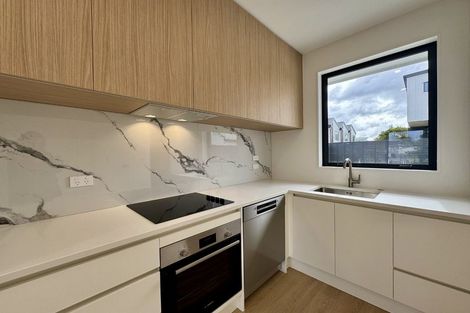 Photo of property in 2/131 Lancaster Road, Beach Haven, Auckland, 0626