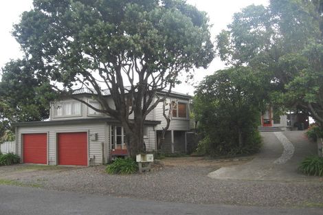 Photo of property in 18 Groves Road, Raumati Beach, Paraparaumu, 5032