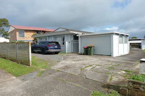 Photo of property in 2/4 Idlewild Avenue, Mangere, Auckland, 2022