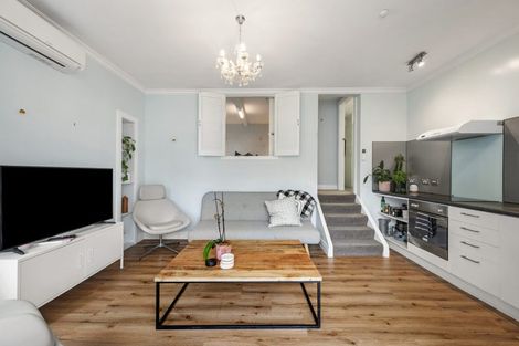 Photo of property in 7 Manley Terrace, Newtown, Wellington, 6021