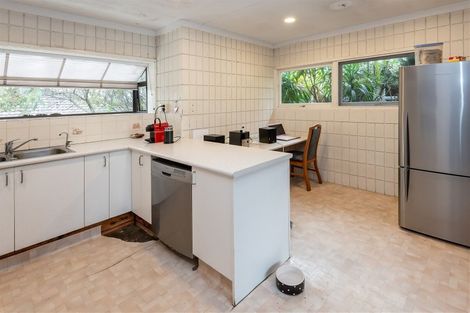Photo of property in 4 La Perouse Street, Botany Downs, Auckland, 2010