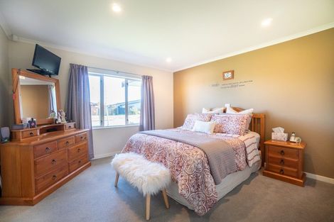 Photo of property in 19 Branigan Parade, Kelvin Grove, Palmerston North, 4414