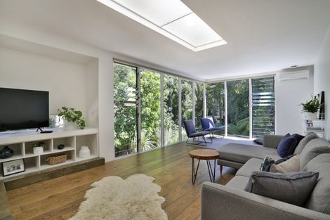 Photo of property in 81 Otitori Bay Road, Titirangi, Auckland, 0604