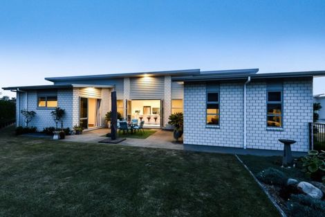 Photo of property in 16 Platina Place, Flagstaff, Hamilton, 3210