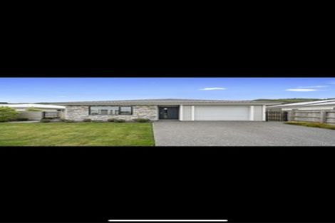 Photo of property in 25 Henrietta Maxwell Grove, Wainuiomata, Lower Hutt, 5014