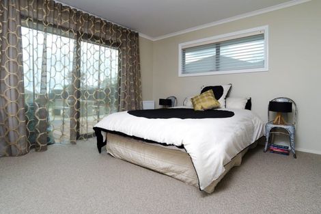 Photo of property in 6 Papaview Road, Papakura, 2110