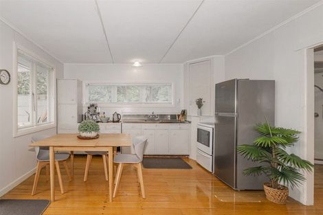 Photo of property in 4 Riverview Road, Cooks Beach, Whitianga, 3591