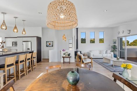 Photo of property in 40a Matakatia Parade, Matakatia, Whangaparaoa, 0930