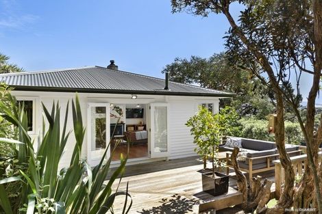 Photo of property in 96 Sidlaw Street, Strathmore Park, Wellington, 6022