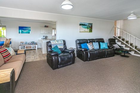 Photo of property in 127 Tuna Place, Onemana, Whangamata, 3691