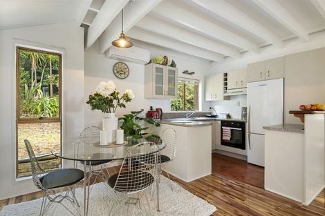 Photo of property in 2/1 Mulberry Place, Glenfield, Auckland, 0629