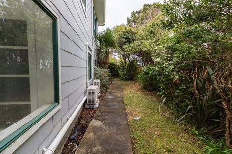 Photo of property in 82 Pembroke Road, Northland, Wellington, 6012