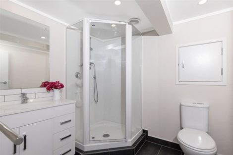 Photo of property in 41 Valley View Road, Glenfield, Auckland, 0629