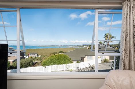 Photo of property in 2/12 Bannings Way, Hobsonville, Auckland, 0618