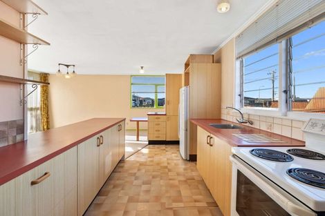 Photo of property in 21 Raupo Street, Castlecliff, Whanganui, 4501