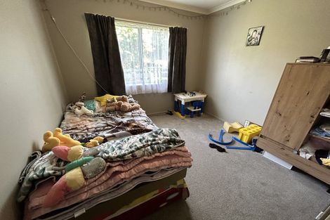 Photo of property in 1/98 Manhattan Heights, Glendene, Auckland, 0602